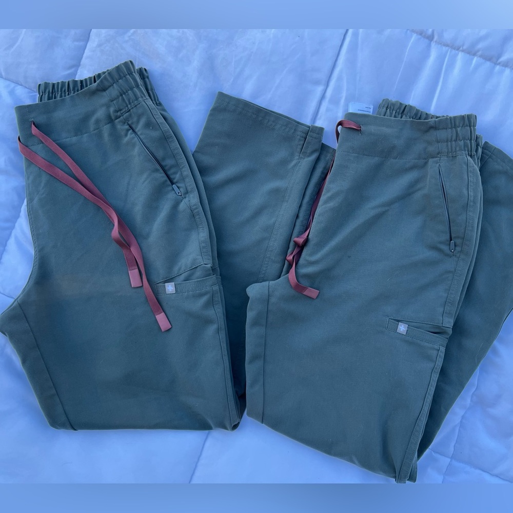 FIGS Evans
Size S - Petite Skinny Scrub
Pants